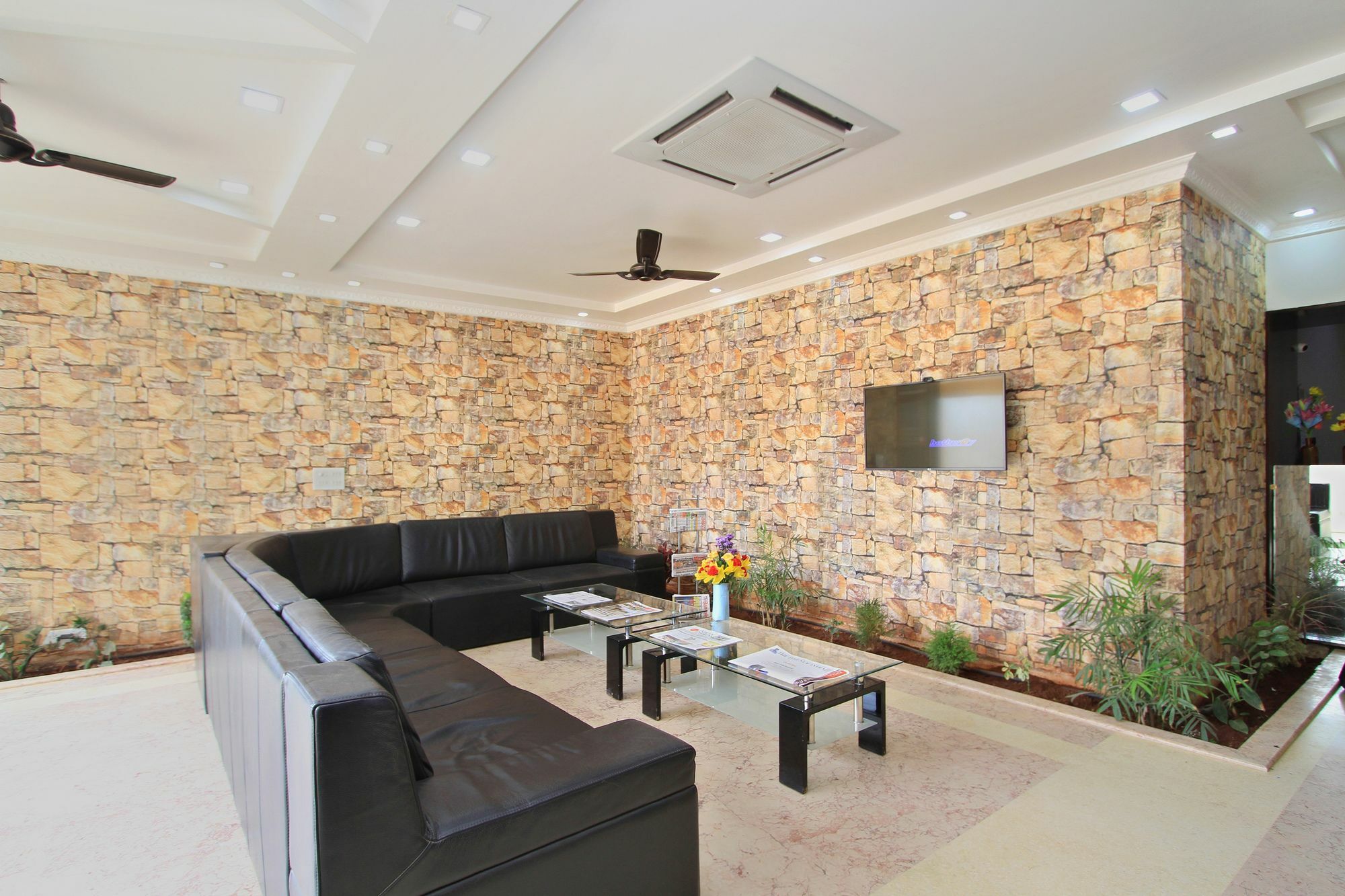 Hotel Telehaus International Bangalore Bagian luar foto